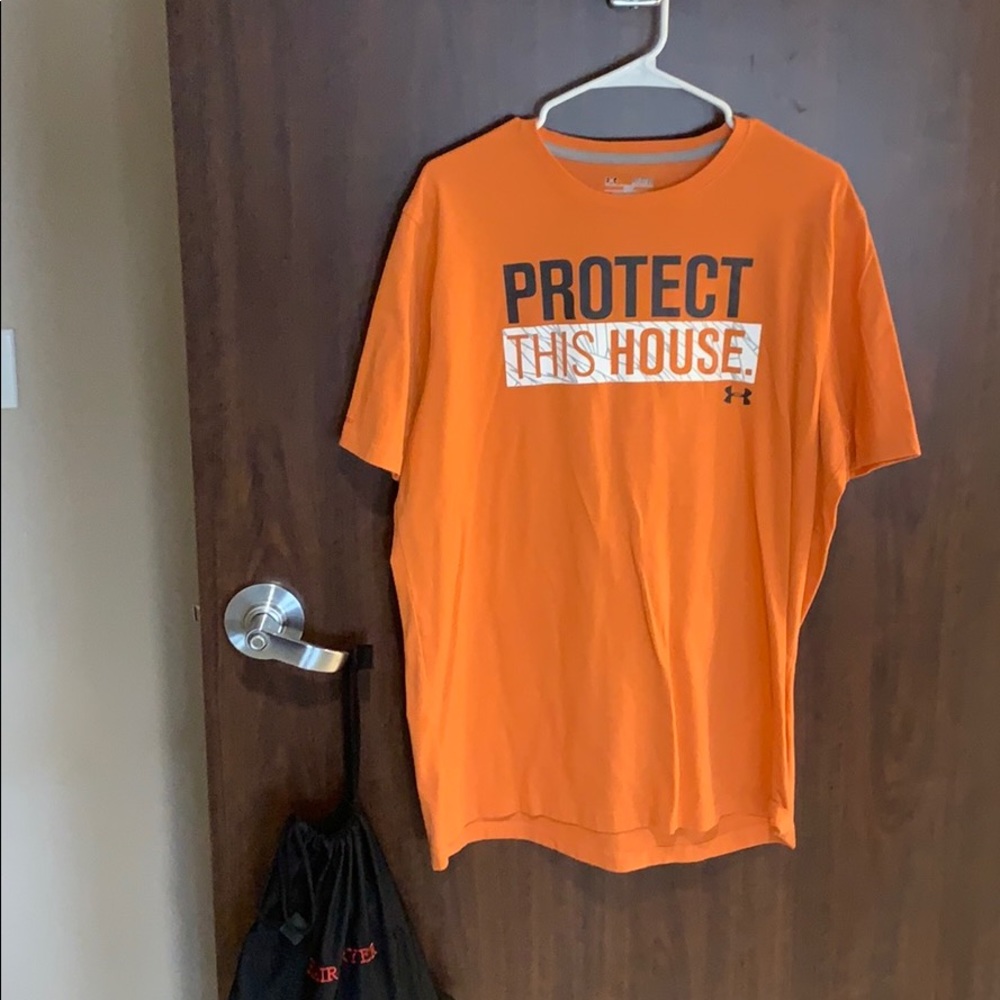 Under armor shirt